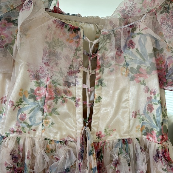 Floral gown - Picture 2 of 8